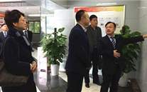 大渡口区统战部部长王涛来Z6尊龙凯时集团调研